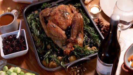 animación de pavo y preparación de la comida de acción de gracias