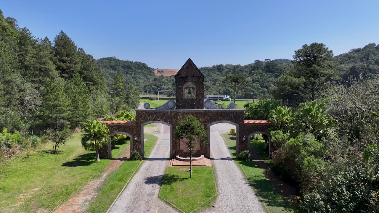 모레테스 브라질 (estrada da graciosa) - 파라나 브라질의 모레테스의 역사적인 도로, 휘어지는 풍경, 여행 목적지, 모레테스에 있는 에스트라 다 그라시오사, 휴가 관광.