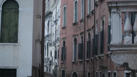 foto deslizante del perfil de los viejos edificios venecianos