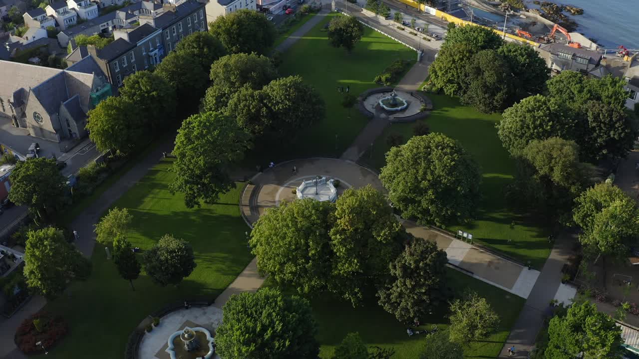 parque del pueblo, dun laoghaire, dublín, irlanda, agosto de 2021
