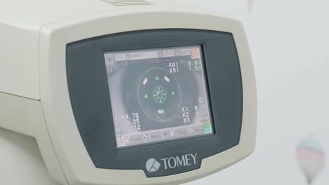 ophthalmology diagnostic machine display