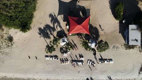 Strandparty-In-Couran-Cove-Auf-South-Stradbroke-Island,-Einem-Vorort-Der-Gold-Coast,-Queensland,-Australien