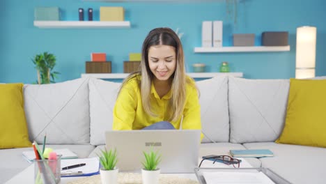 Portrait-of-young-business-woman-with-positive-progress-in-business-life.