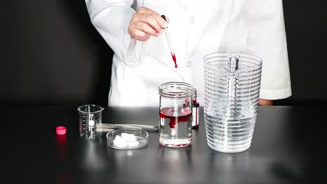 demostrando una reacción química con hielo seco