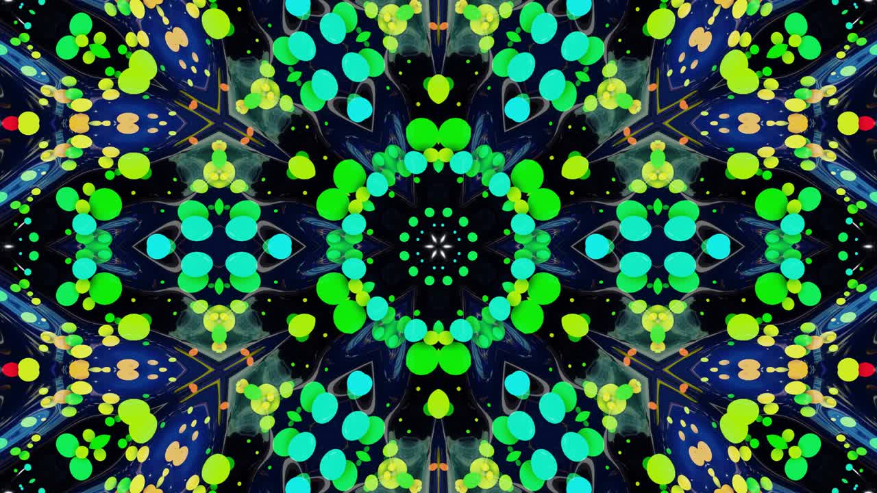 별의 대칭성: 왜곡된 원을 가진 파란 빛나는 액체 표면에서 발리도스코프 효과는 기름에 있는 페인트 방울처럼 떠다니며, 4k에서 다채로운 그라디언트를 가진 창의적인 배경.