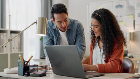 gente de negocios, portátil o hombre con mujer
