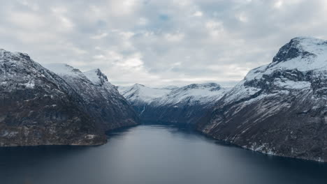 timelapse of a beautiful norwegian fjord geiranger ljøen