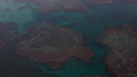 Luftaufnahme-Des-Fantastischen-Strandes-Von-Grand-Bahia-Principe-Bei-Sonnenaufgang,-Halbinsel-Samana,-Dominikanische-Republik