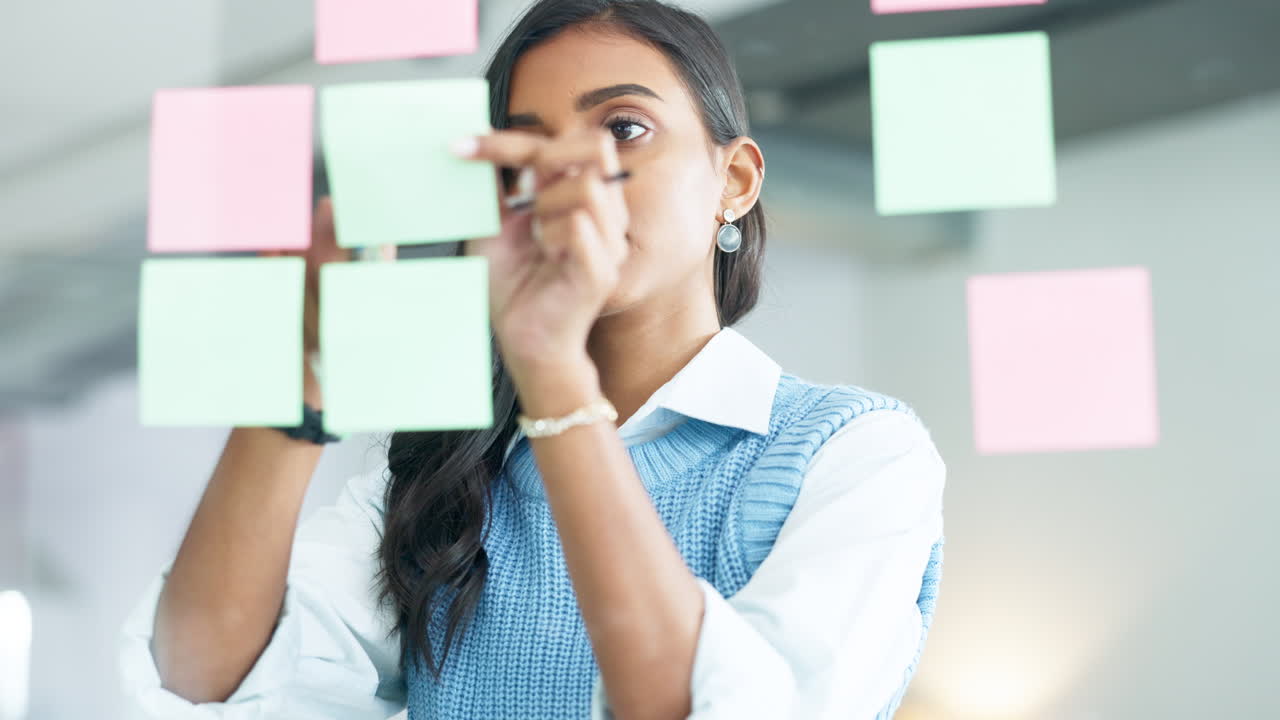 Young business woman brainstorming