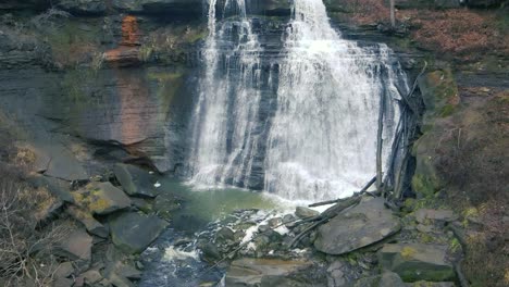 breath taking view of waterfall in ohio