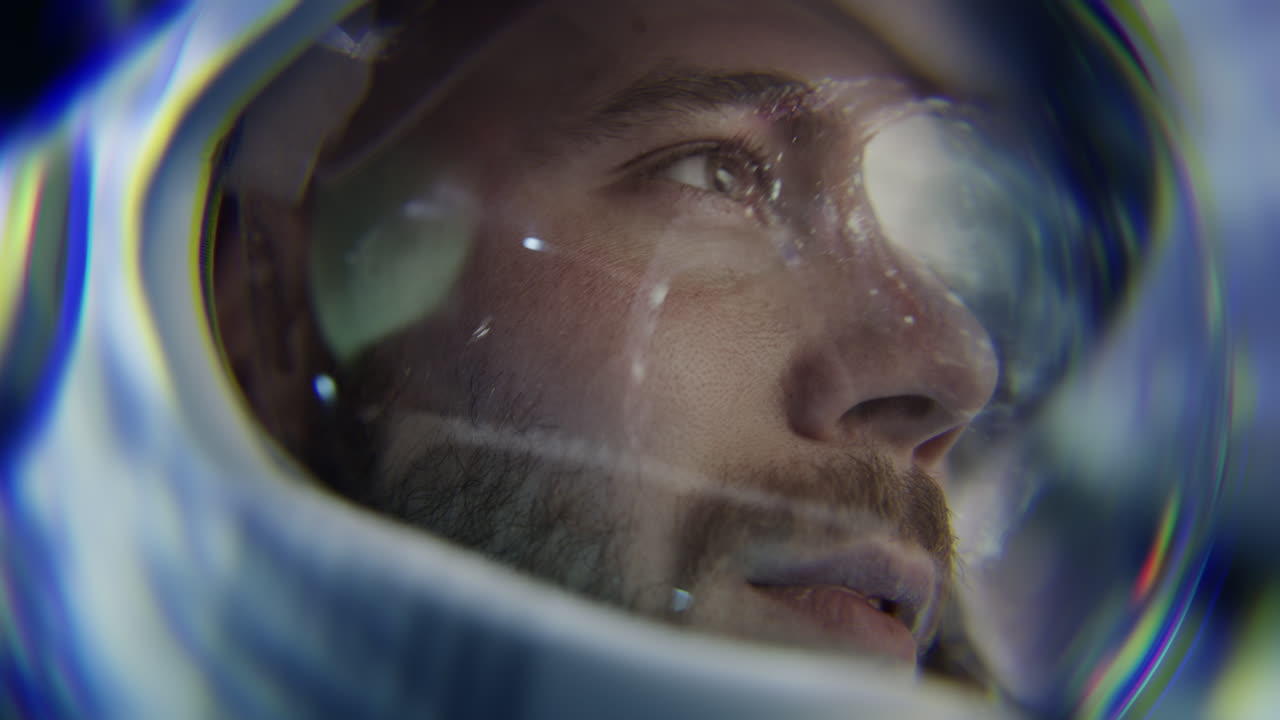 astronauta con casco espacial