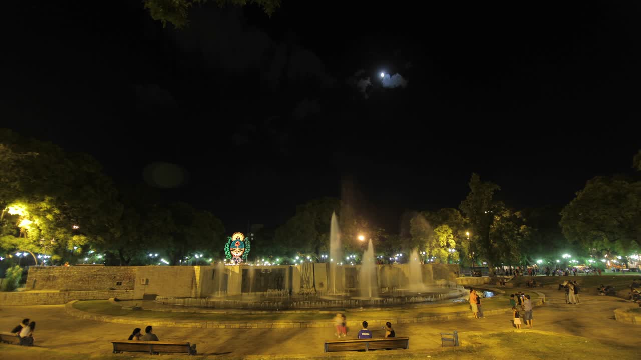 mendoza time lapse plaza pública y fuentes
