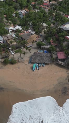 Imágenes-Verticales-De-Drones-De-Mazunte,-Un-Pueblo-Mágico-En-Oaxaca,-A-Medida-Que-Asciende