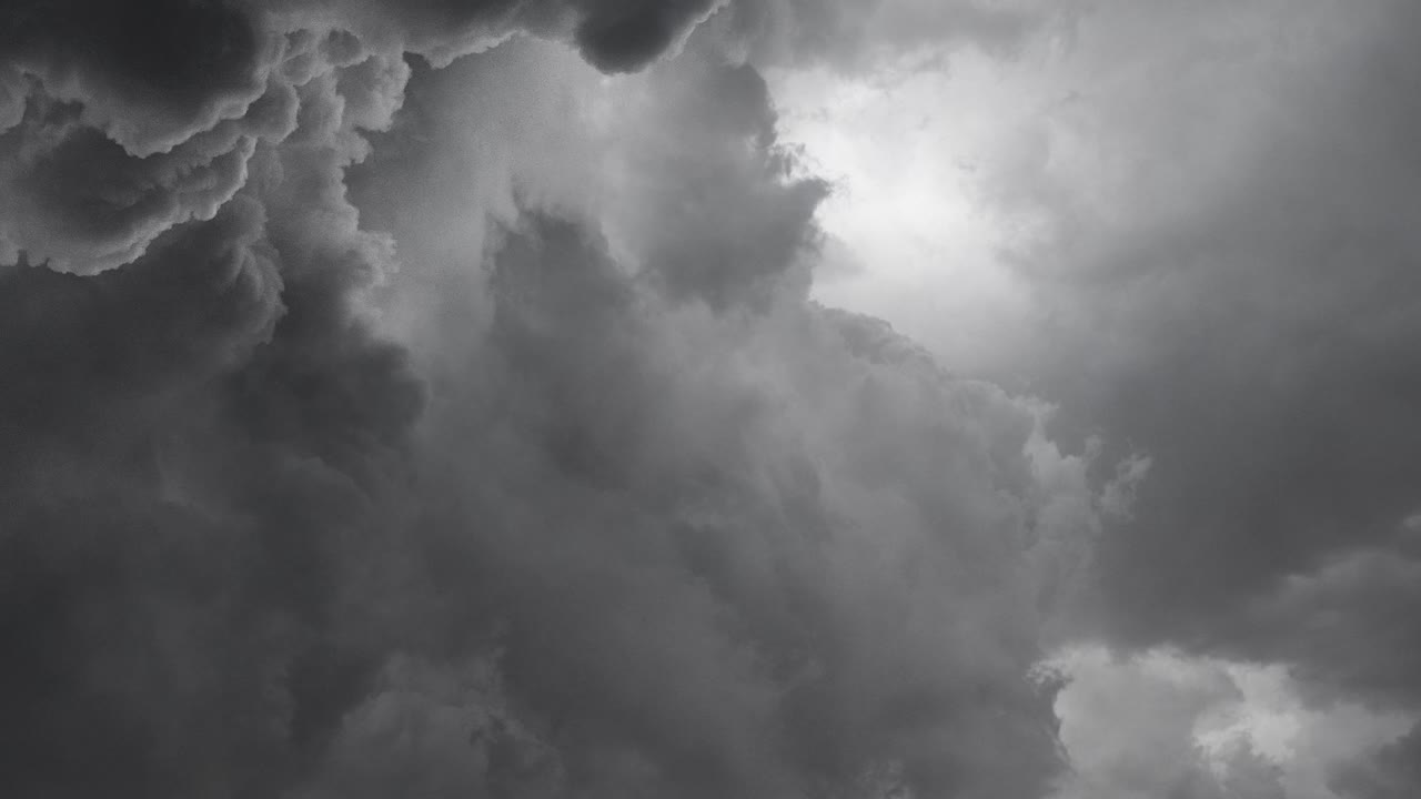 전기적인 하늘, 천둥의 역동적인 세계