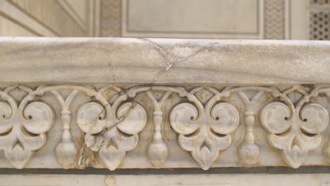 toma panorámica de detalles decorativos en el taj mahal