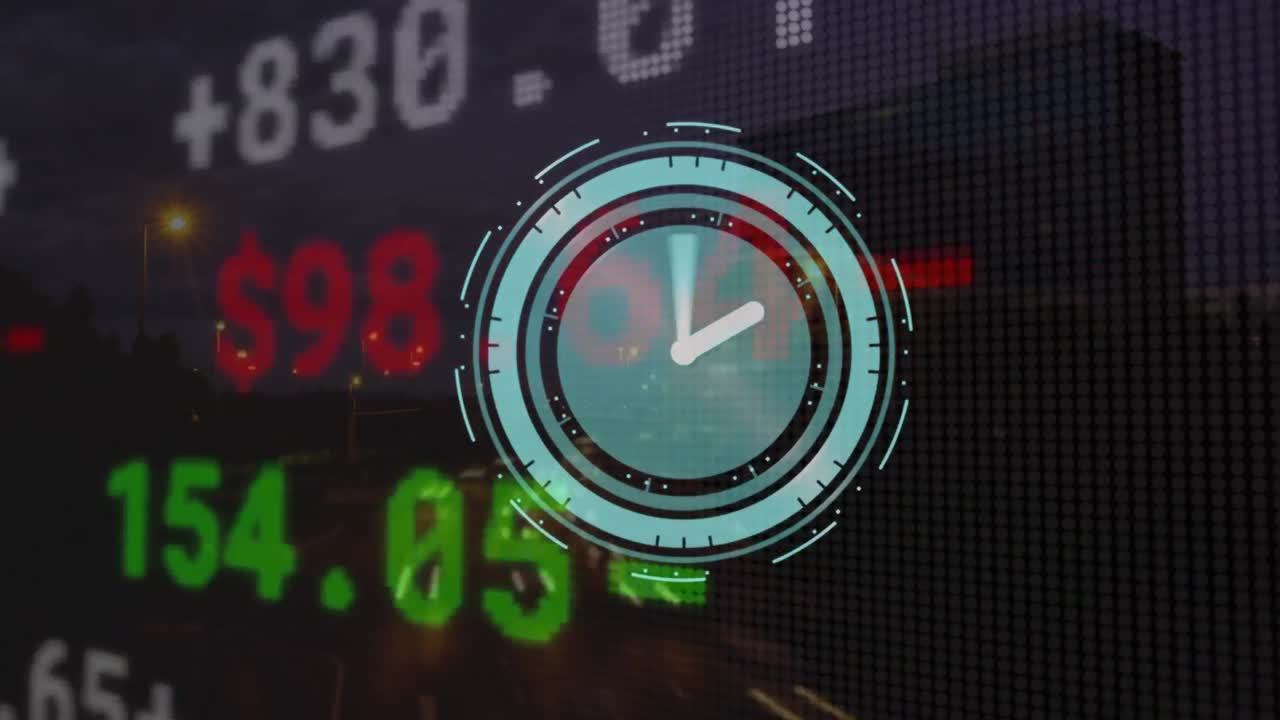 Animazione di orologio ed elaborazione di dati finanziari su paesaggio urbano