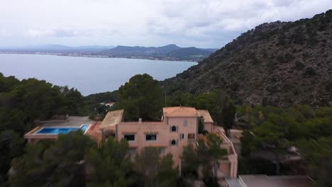 a villa in mallorca in the middle of a mountain