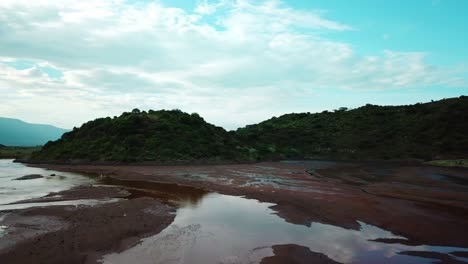 temporada de marea baja en soda lake natron en el norte de tanzania, áfrica