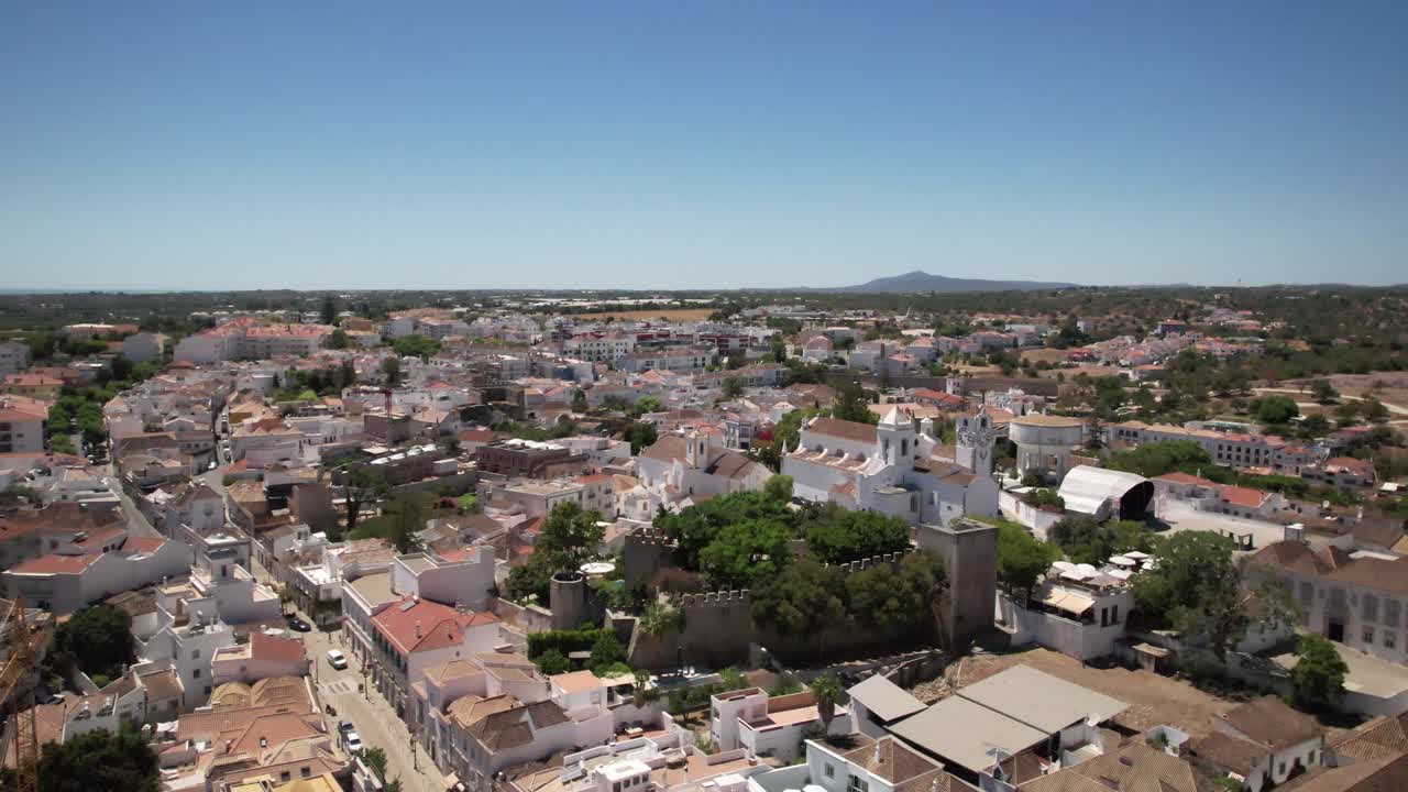 vista aérea de la ciudad de tavira, portugal 4k