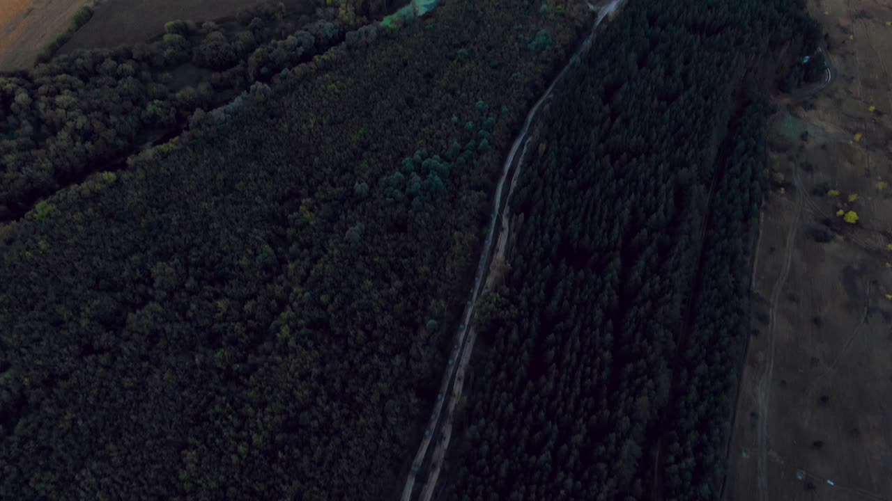 해가 뜨고 해가 지는 시골 풍경,, 강, 숲