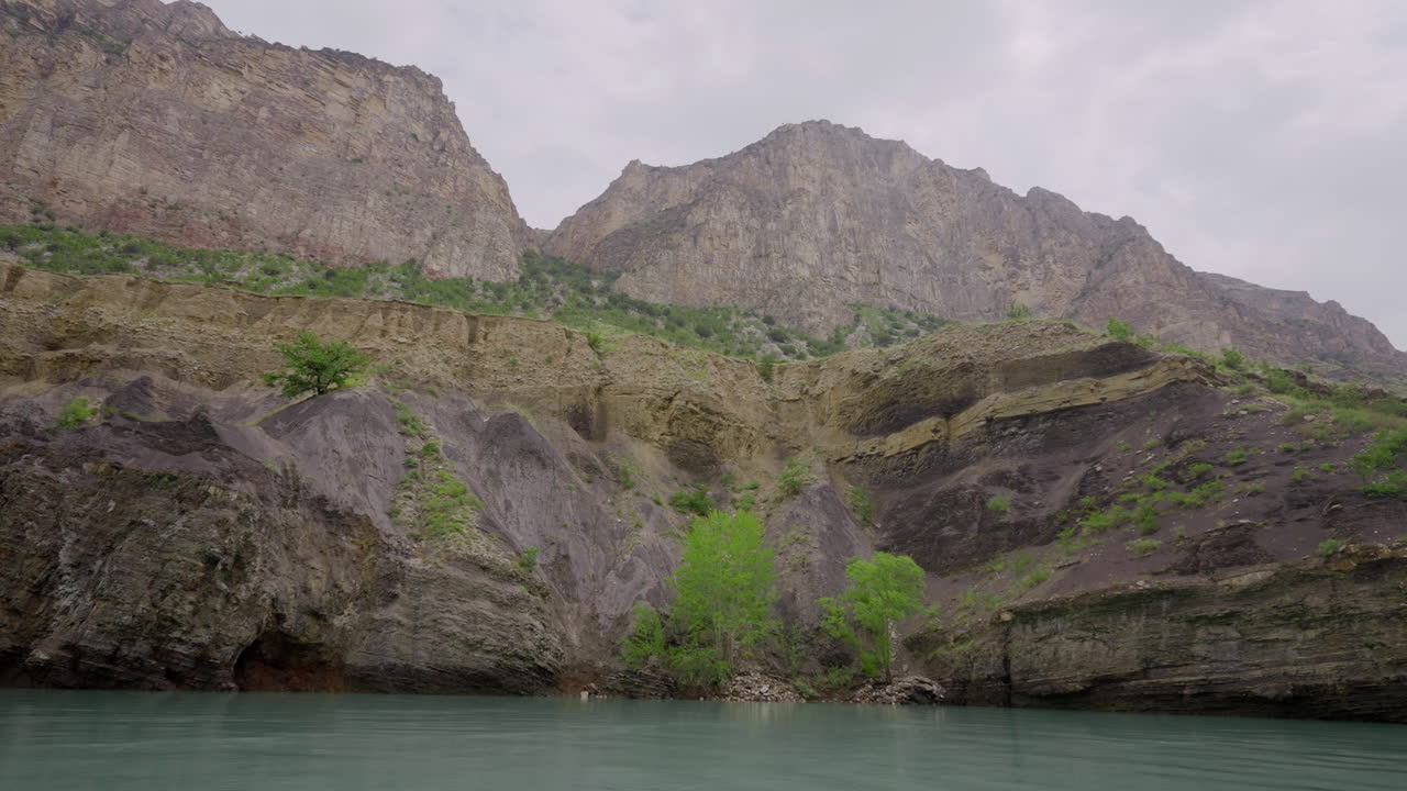 paisaje de cañón de río de montaña