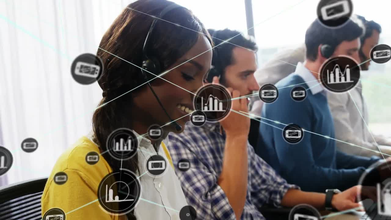 animación de la red de iconos sobre una mujer afroamericana con auriculares de teléfono sonriendo en la oficina