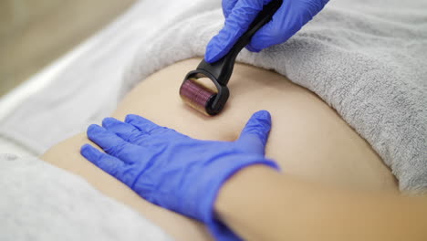 beautician doing an aesthetic treatment on a customer