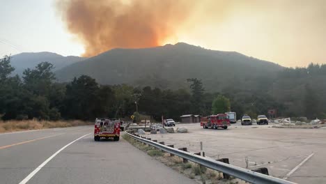 Helicópteros-Se-Preparan-Para-Combatir-Grandes-Incendios-Forestales