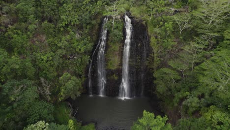 breathtaking footage revealing famous wailua falls