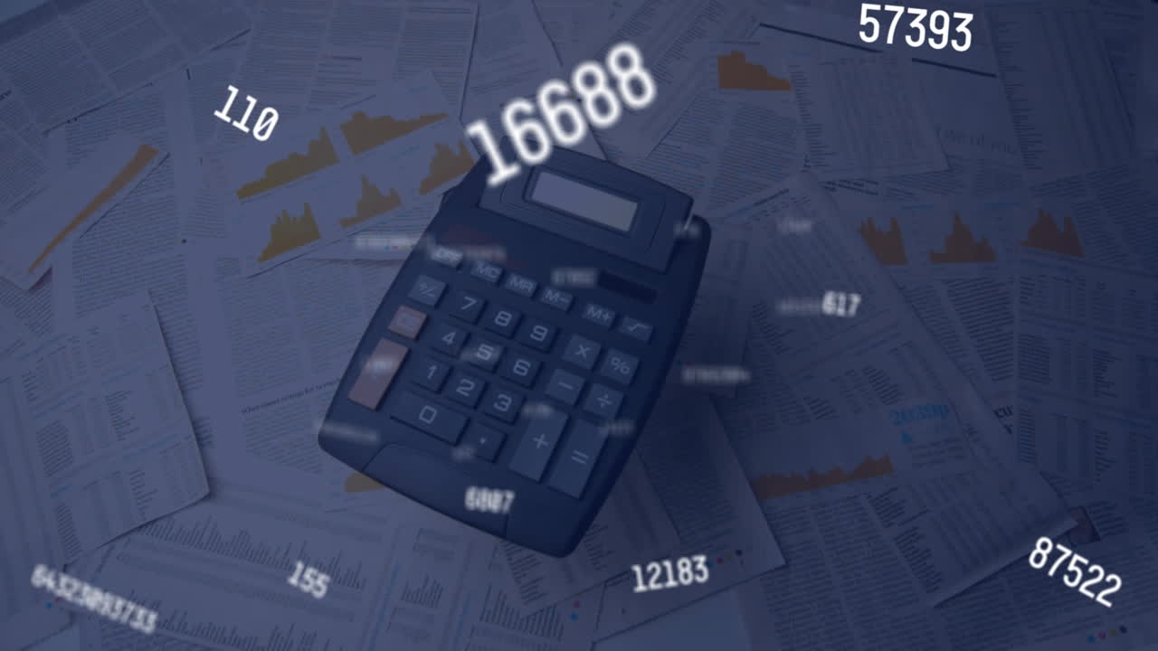 animación de números cambiantes contra la calculadora que cae sobre los documentos.