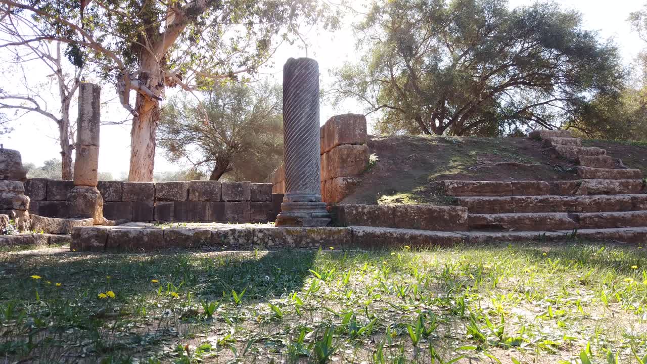 알제리 티파자 주 에 있는 로마 유적 의 도시