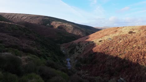 Imágenes-De-Vídeo-Del-Paisaje-Sombrío-Y-Salvaje-De-Los-Páramos-De-Yorkshire.