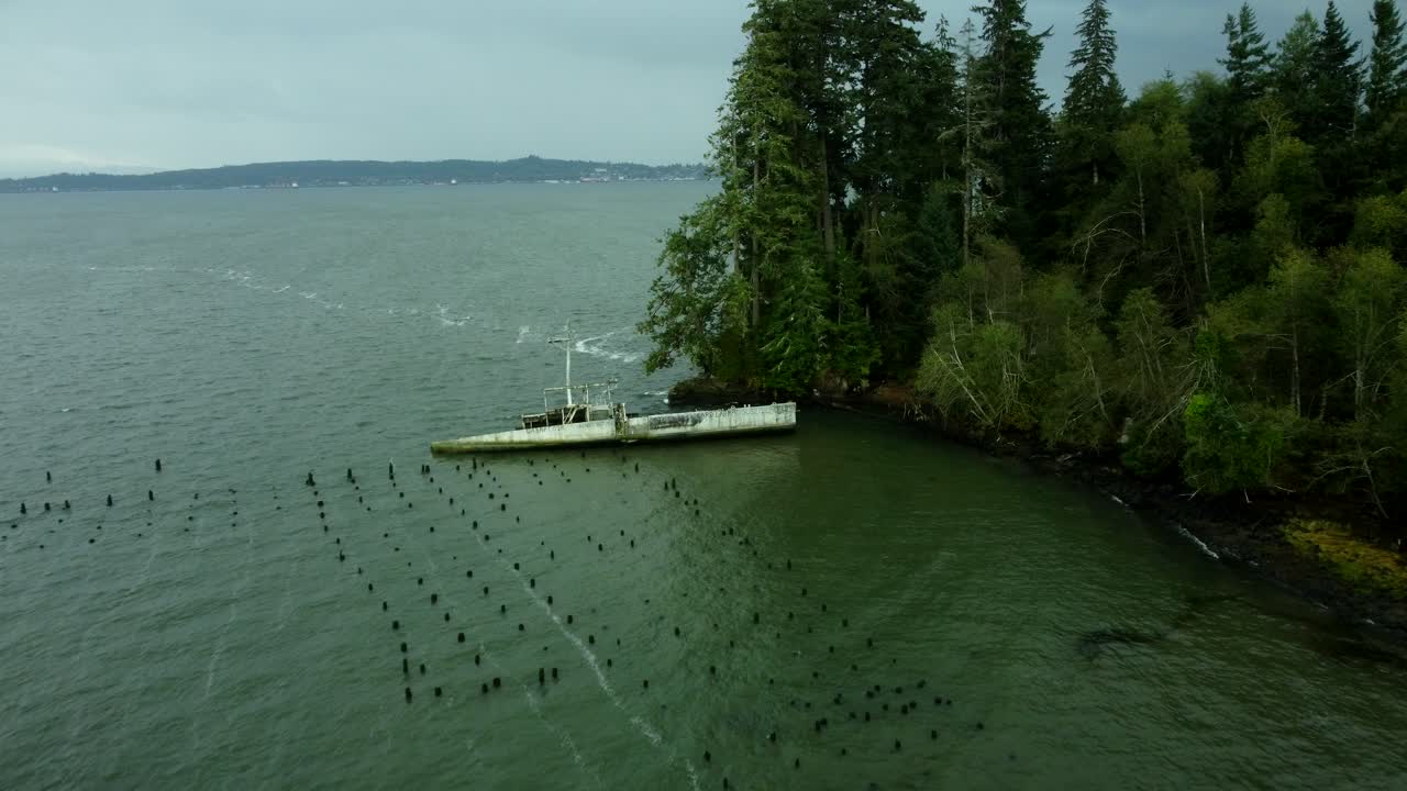 US, WA, Chinook, 2025-10-25 - Drone view of the wreck of the hydrofoil USS Plainview on the Columbia River