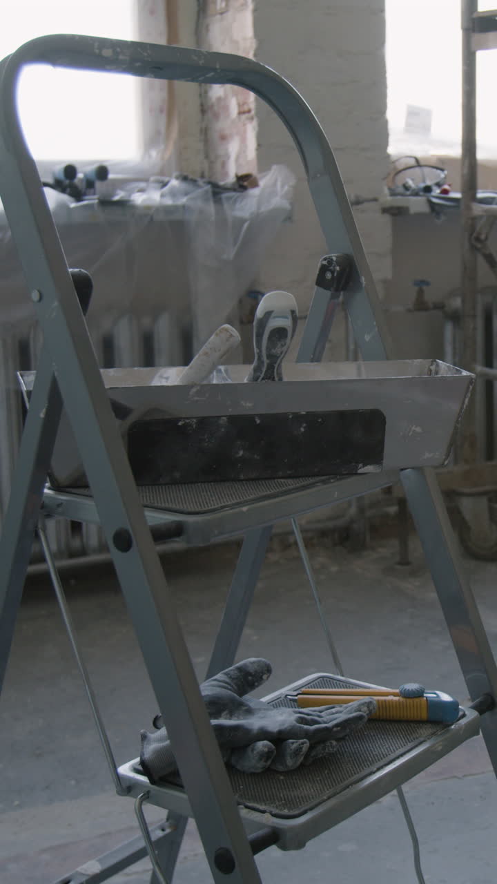 Painting tools and ladder