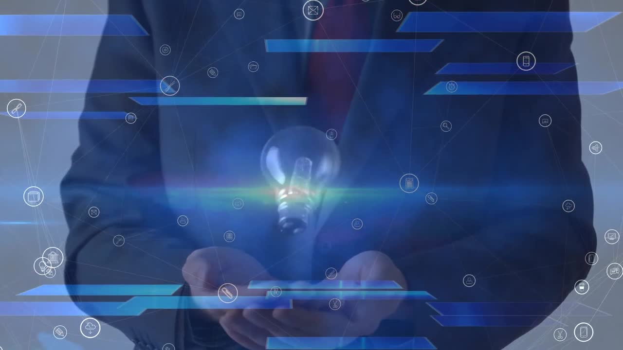 비즈니스맨이 전구를 던지고 잡는 미디어 아이콘의 애니메이션