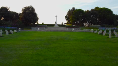 El-Cementerio-De-Guerra-Del-Río-Sangro,-Torino-Di-Sangro,-Chieti,-Italia