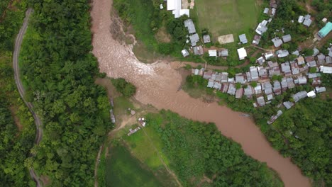 Huay-Pu-Keng,-Pueblo-Situado-En-La-Provincia-Mae-Hong-Son,-A-Orillas-Del-Río-Pai