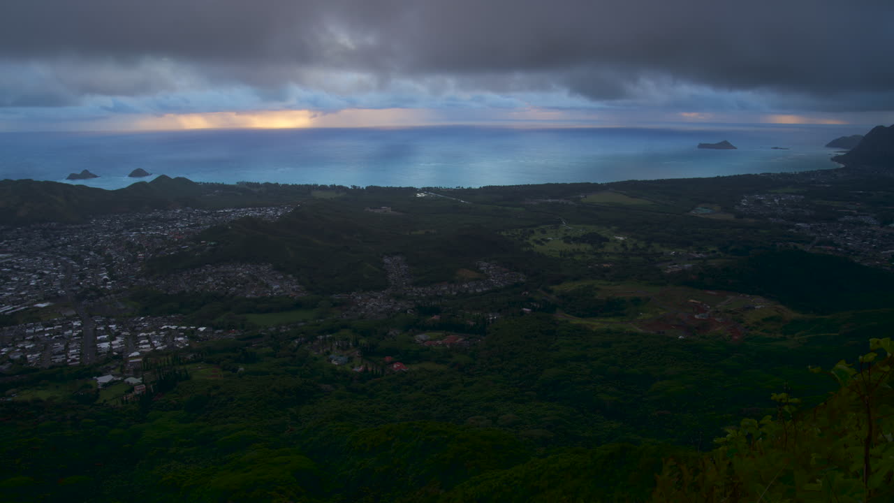 timelapse del amanecer desde olomana en hawaii