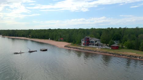 Wunderschönes-Haus-Am-See-Auf-Madeline-Island,-Wisconsin,-Perfekte-Ferienhausvermietung,-Reisen