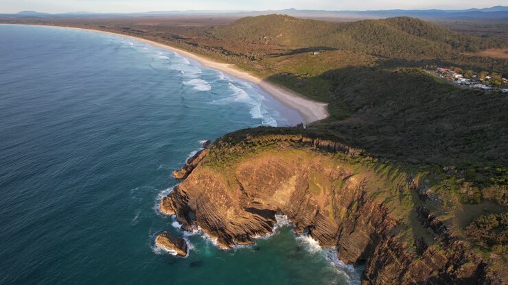 Crescent Head - Goolawah Beach - Pebbly Beach - New South Wales - NSW - Australia - Ripresa aerea all'alba