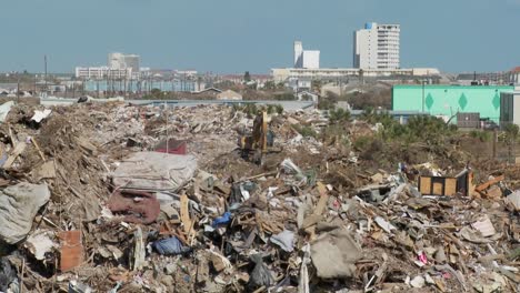 Schrott-Wird-Im-Zuge-Der-Verwüstung-Des-Hurrikans-Ike-In-Galveston,-Texas,-Angehäuft-4