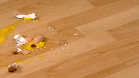 Egg-smashing-on-a-table