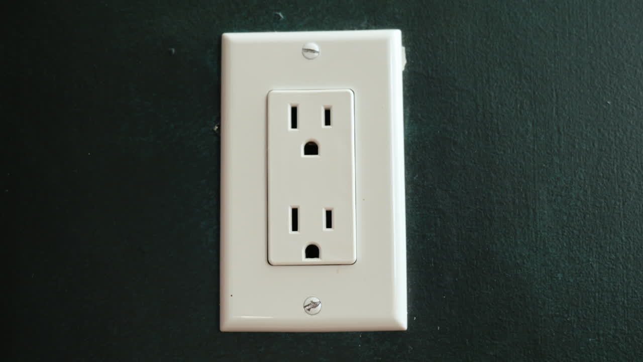 se inserta un enchufe en el enchufe