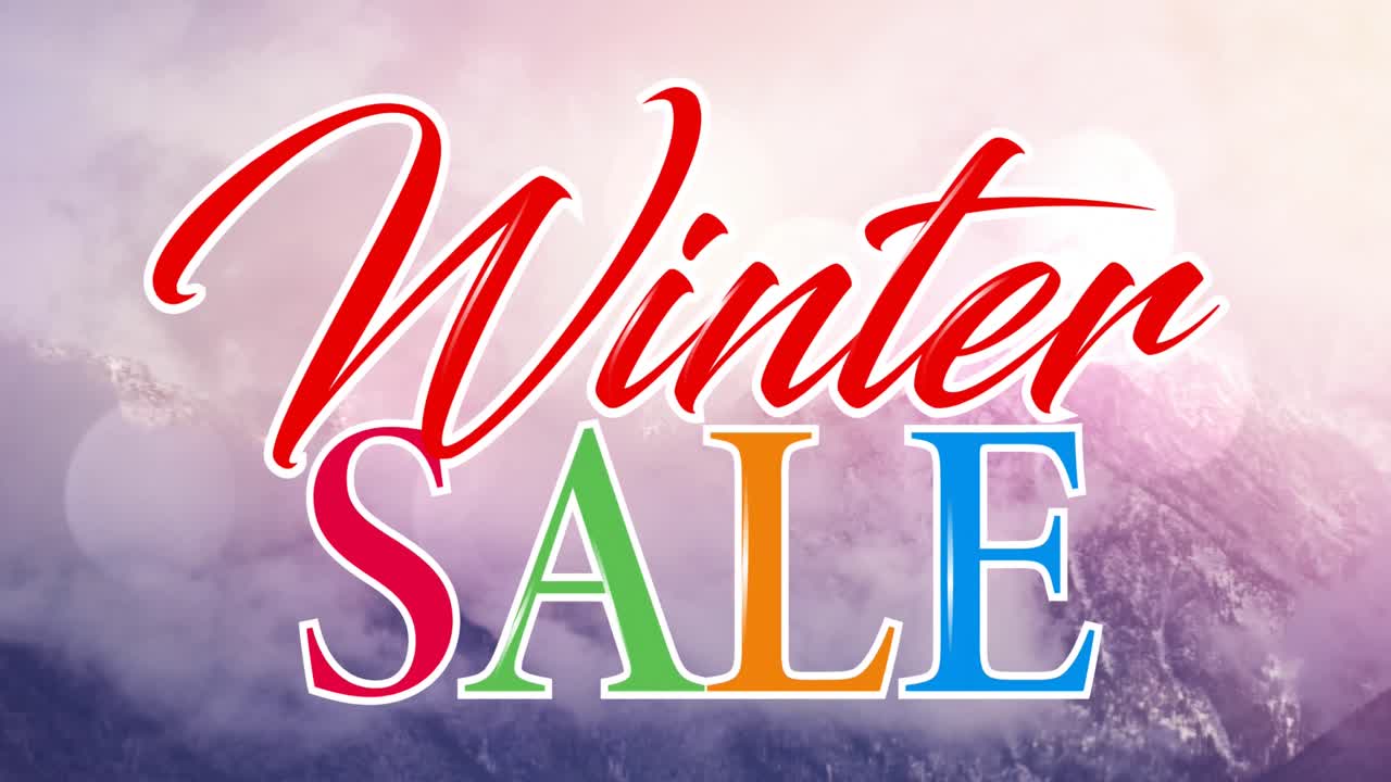 animación del texto de venta de invierno en letras multicolores sobre el fondo del paisaje de invierno