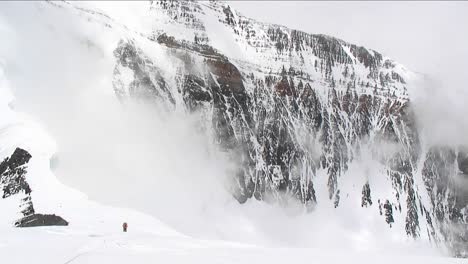 a snowy slope near mt everest