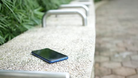 lost phone on a park bench