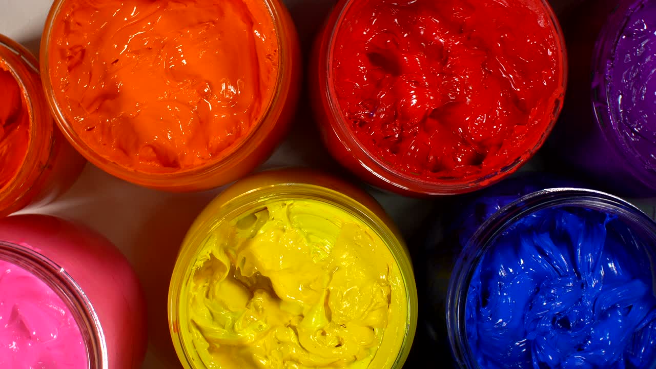 vista superior de la tinta de colores para la camiseta de impresión