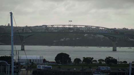 Gesamtaufnahme-Der-Auckland-Harbour-Bridge