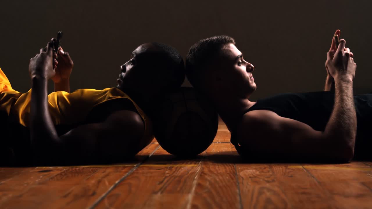 спортсмены, использующие мобильные телефоны