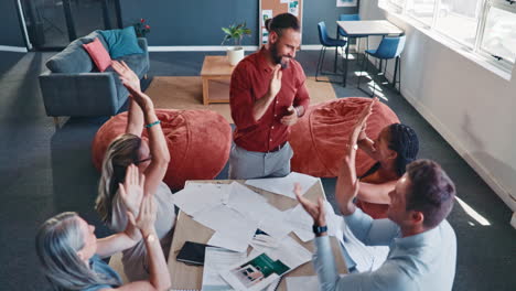 Team,-Unternehmen-Oder-High-Five-Für-Das-Ziel